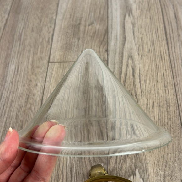 Vintage brass stand with glass pointed bowl - Picture 3 of 6